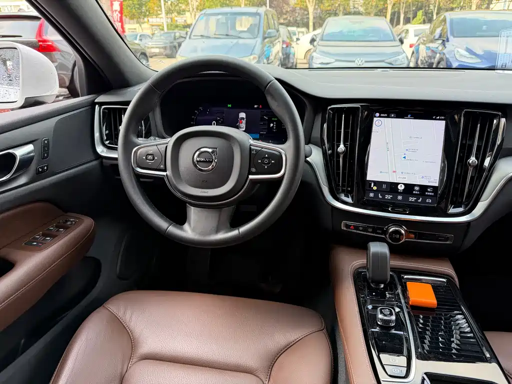 Volvo S60 PHEV — миниатюра 11