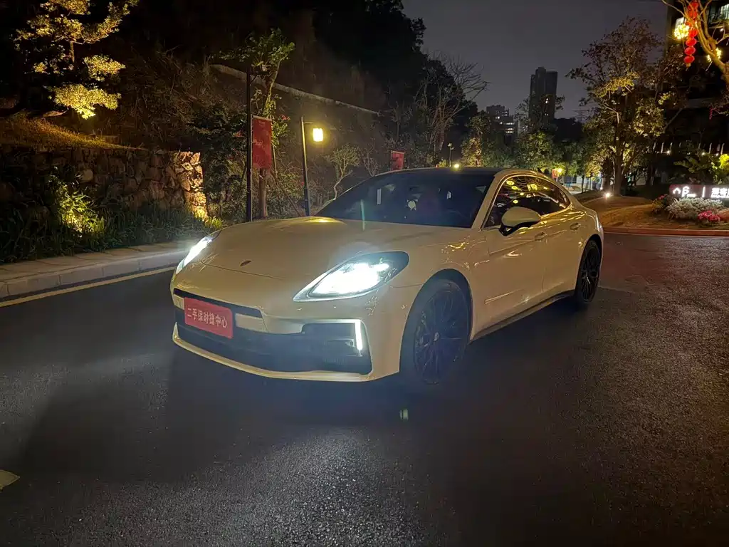Porsche Panamera 2024