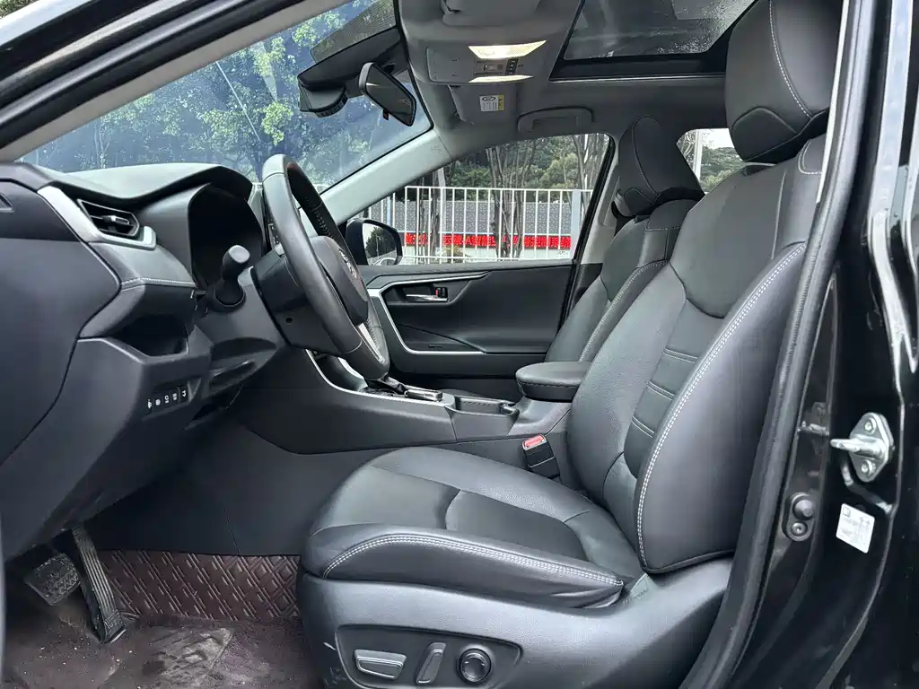 Toyota RAV4 — миниатюра 22