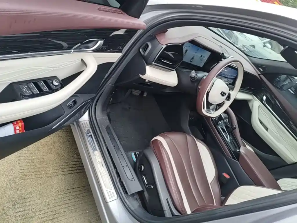 Geely Xingyue L — миниатюра 16