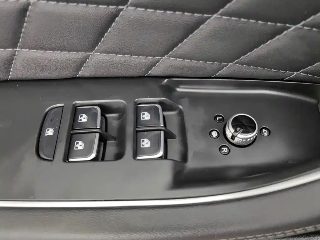 Hongqi Hongqi HS5 — миниатюра 9