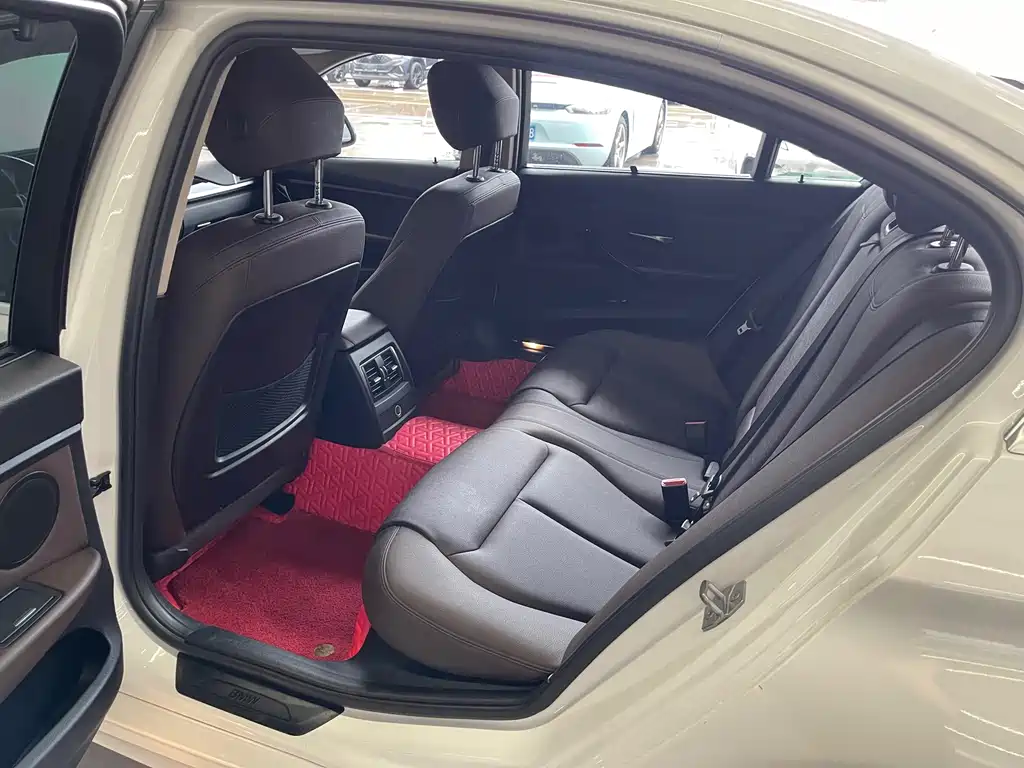 BMW 3 Series — миниатюра 19