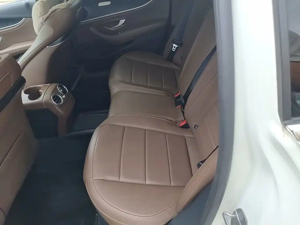 Mercedes-Benz E-Class — миниатюра 17