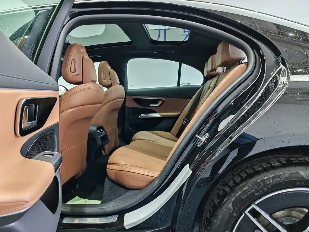 Mercedes-Benz E-Class (Import) — миниатюра 12