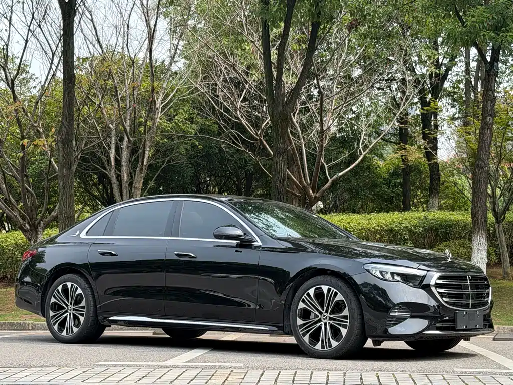 Mercedes-Benz E-Class — миниатюра 3