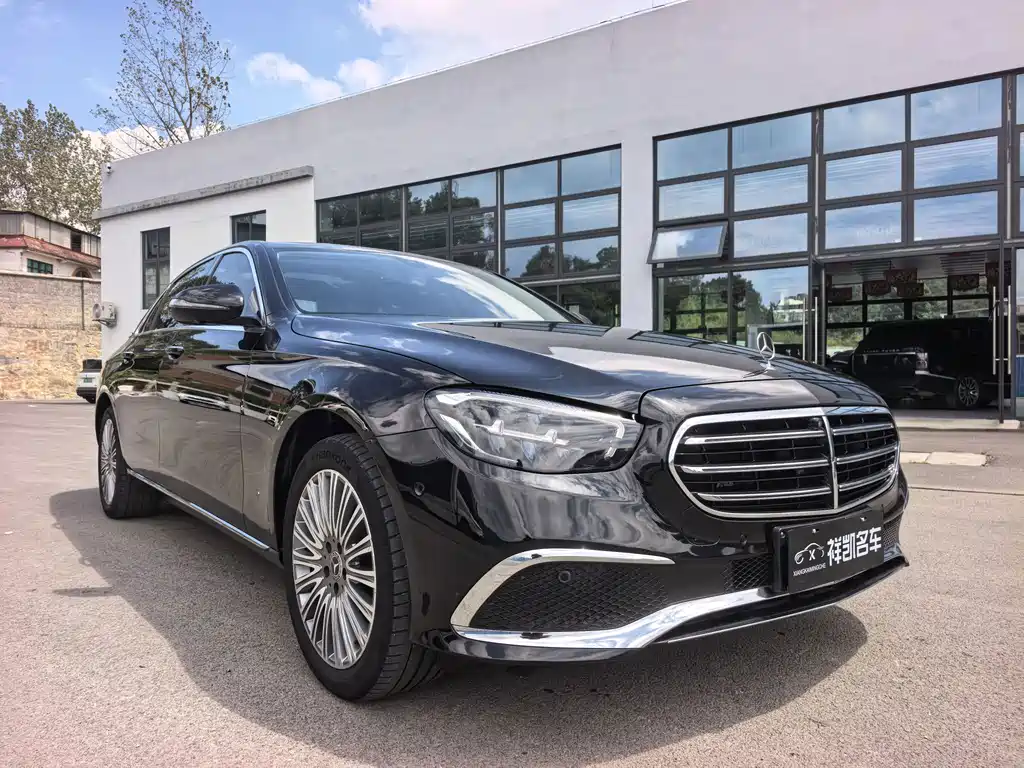 Mercedes-Benz E-Class — миниатюра 2