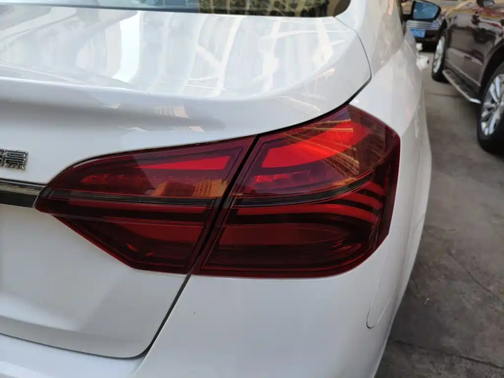 Geely Emgrand — миниатюра 8