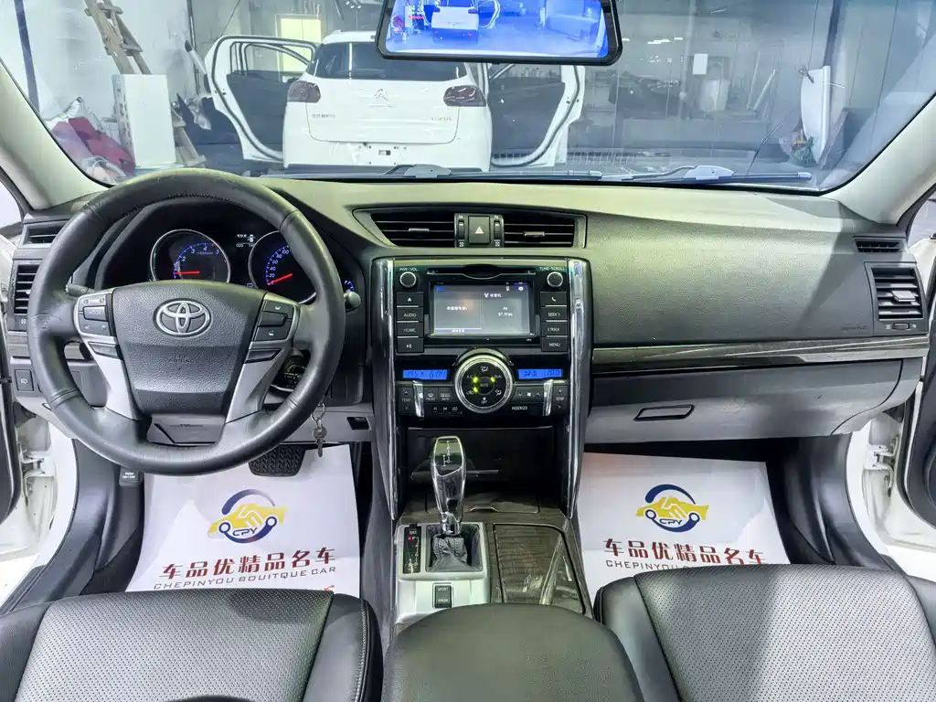 Toyota Reiz — миниатюра 5