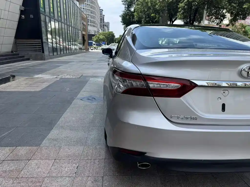 Toyota Camry — миниатюра 15