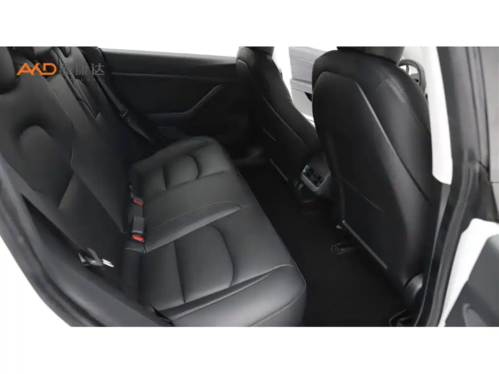 Tesla Model 3 — миниатюра 8