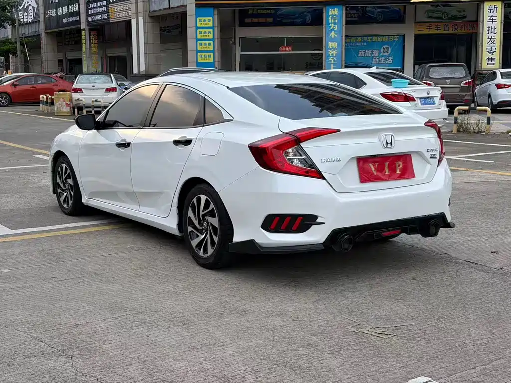 Honda Civic — миниатюра 9