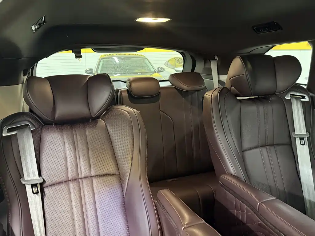 Toyota Sienna — миниатюра 7