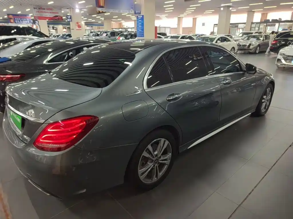 Mercedes-Benz C-Class — миниатюра 7