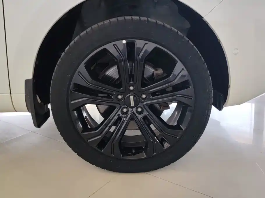 Wey Wey VV5 — миниатюра 6