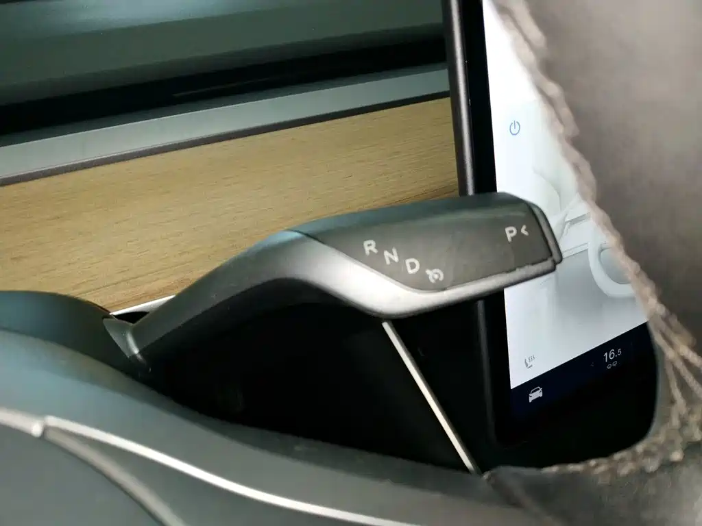 Tesla Model 3 — миниатюра 14