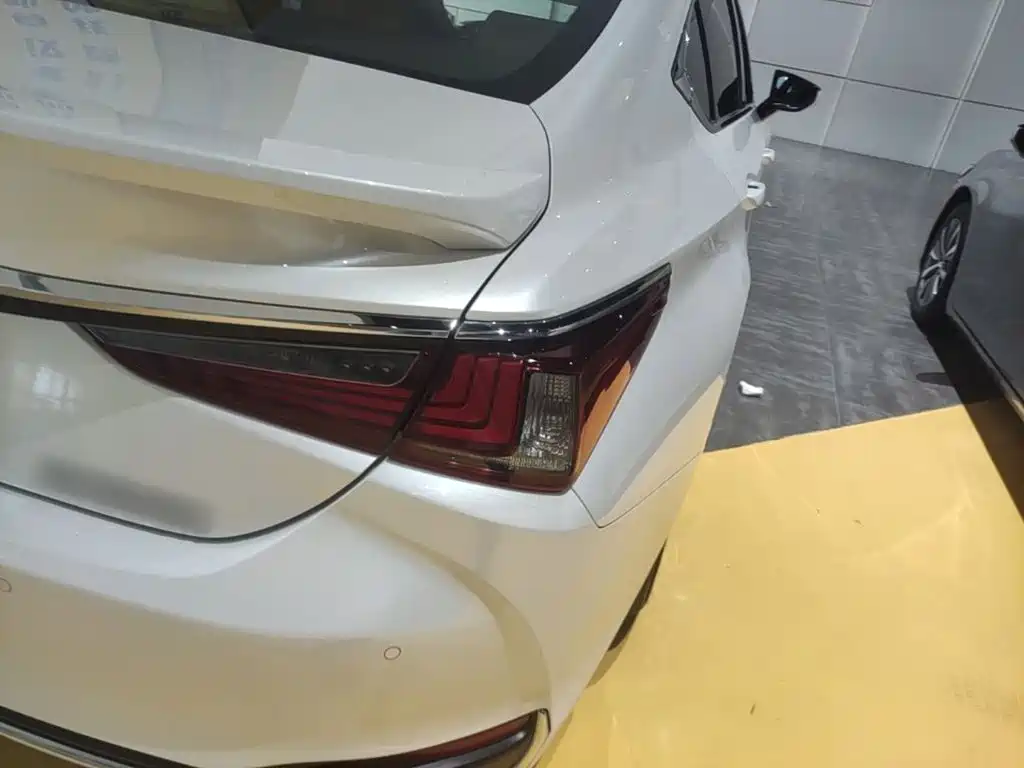 Lexus ES — миниатюра 8