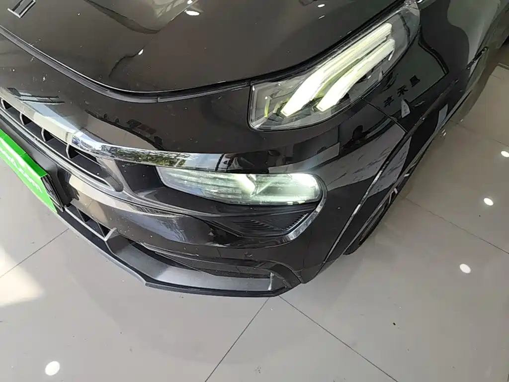 Lynk & Co 02 Hatchback — миниатюра 24