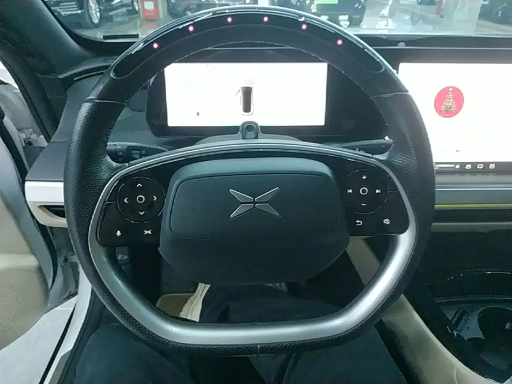 XPeng P7 — миниатюра 11