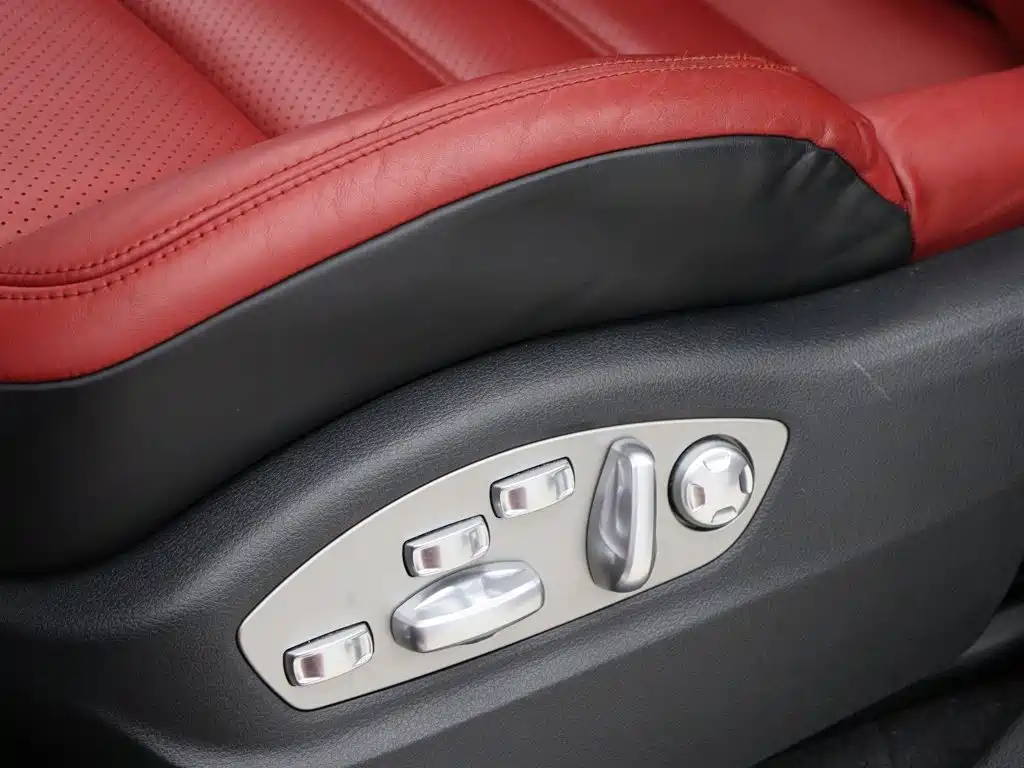 Porsche Cayenne — миниатюра 5