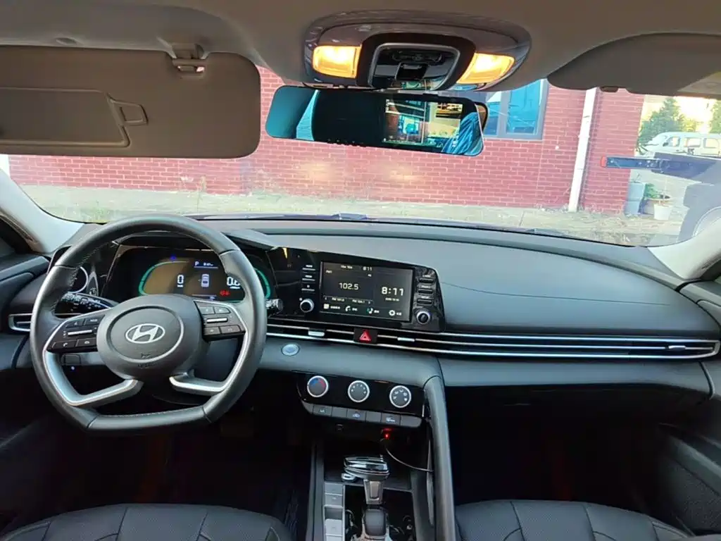 Hyundai Elantra — миниатюра 10
