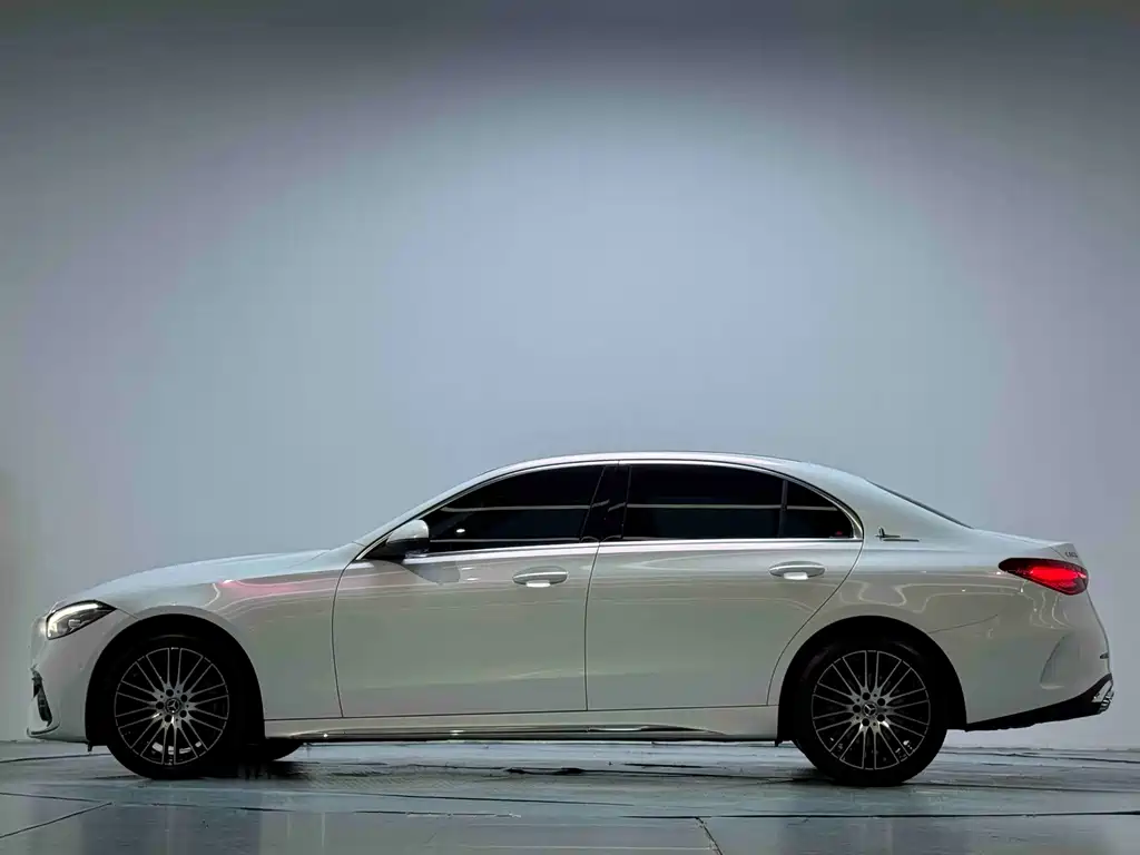 Mercedes-Benz C-Class — миниатюра 14
