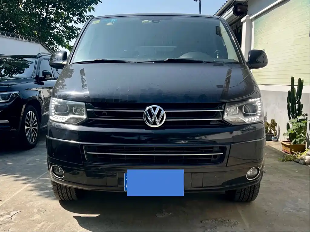 Volkswagen Multivan — миниатюра 2