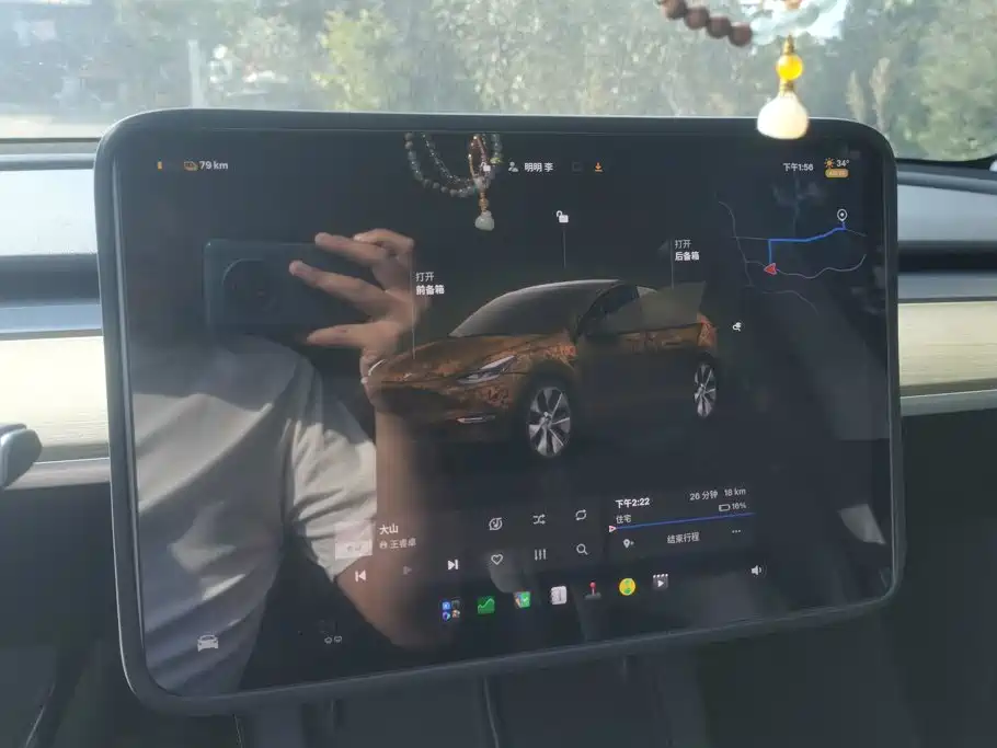 Tesla Model Y — миниатюра 13
