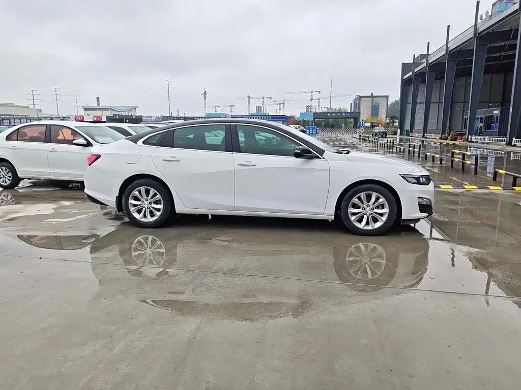 Chevrolet Malibu XL — миниатюра 12