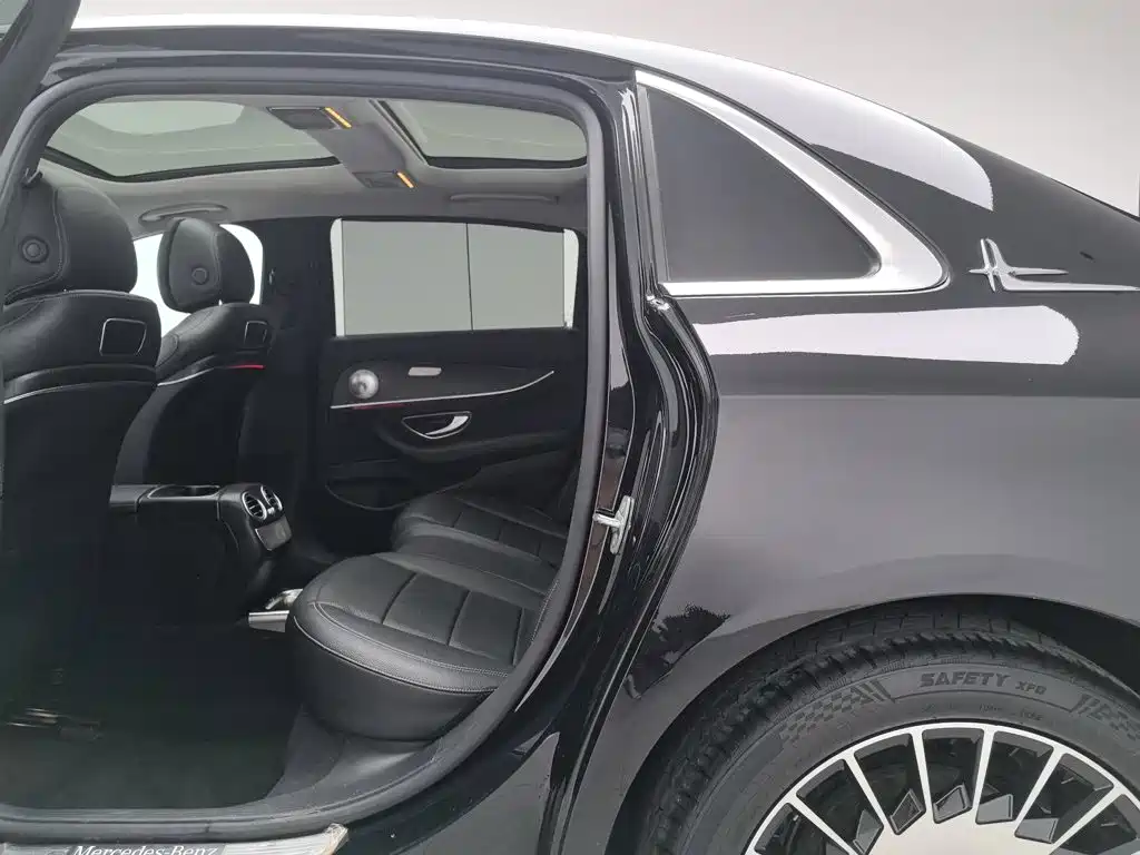 Mercedes-Benz E-Class — миниатюра 15