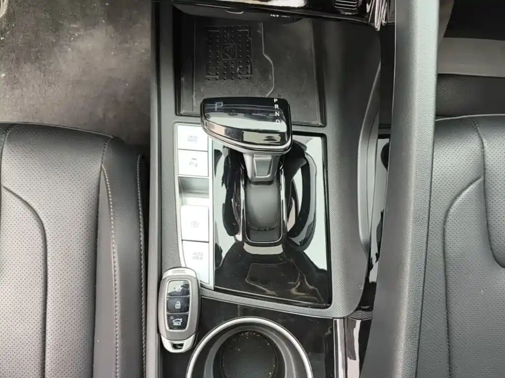 Hyundai Elantra — миниатюра 14