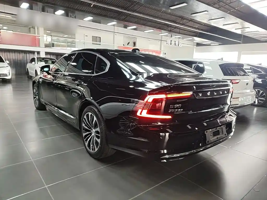 Volvo S90 — миниатюра 5