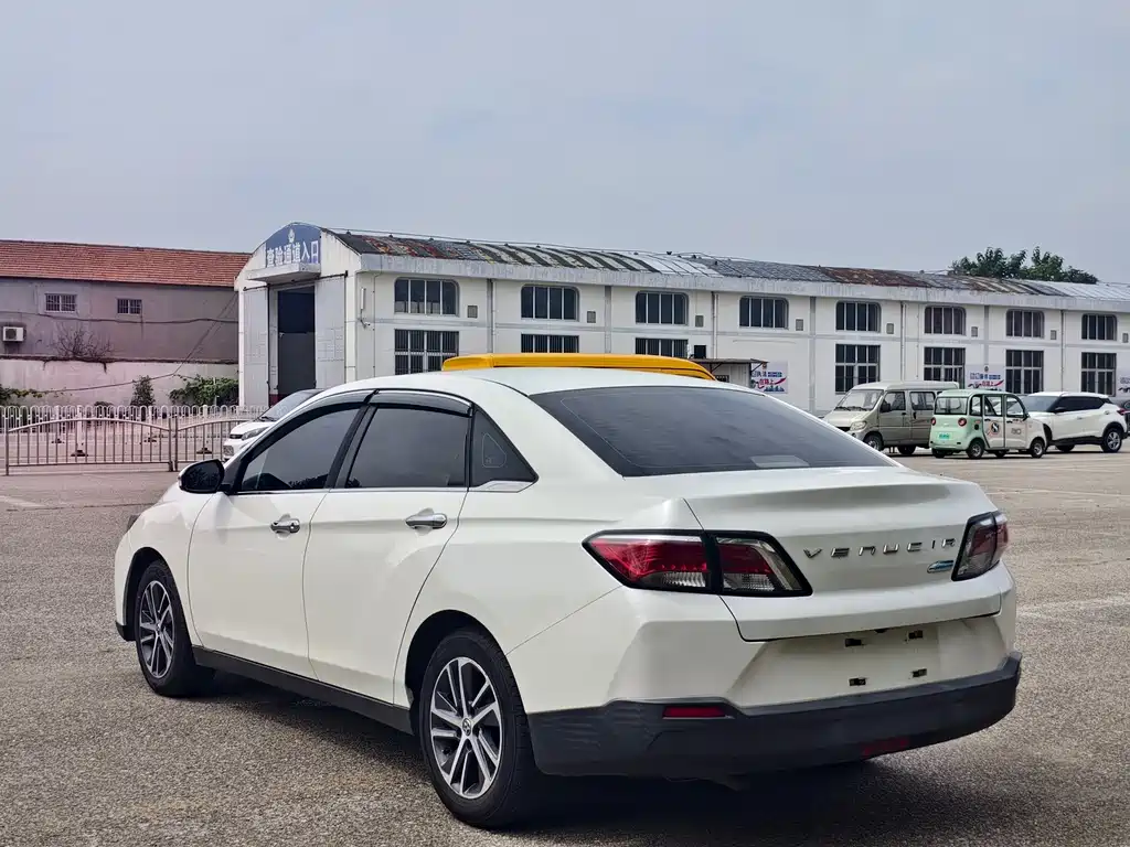 Venucia D60 — миниатюра 6