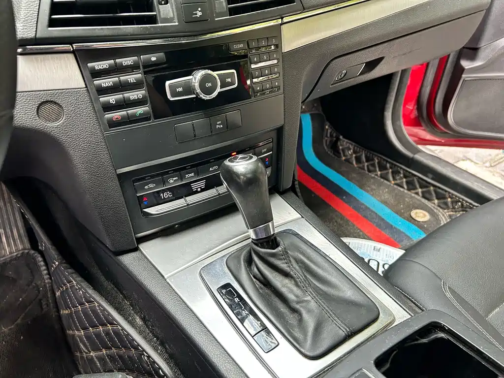 Mercedes-Benz E-Class (Import) — миниатюра 13