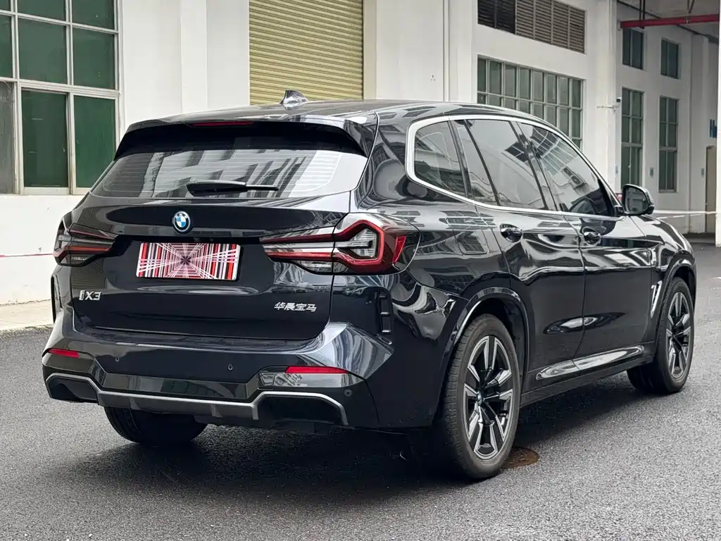 BMW iX3 — миниатюра 11