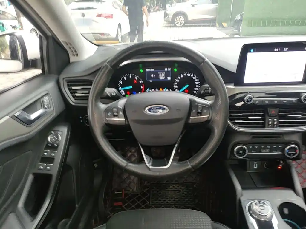 Ford Focus — миниатюра 11