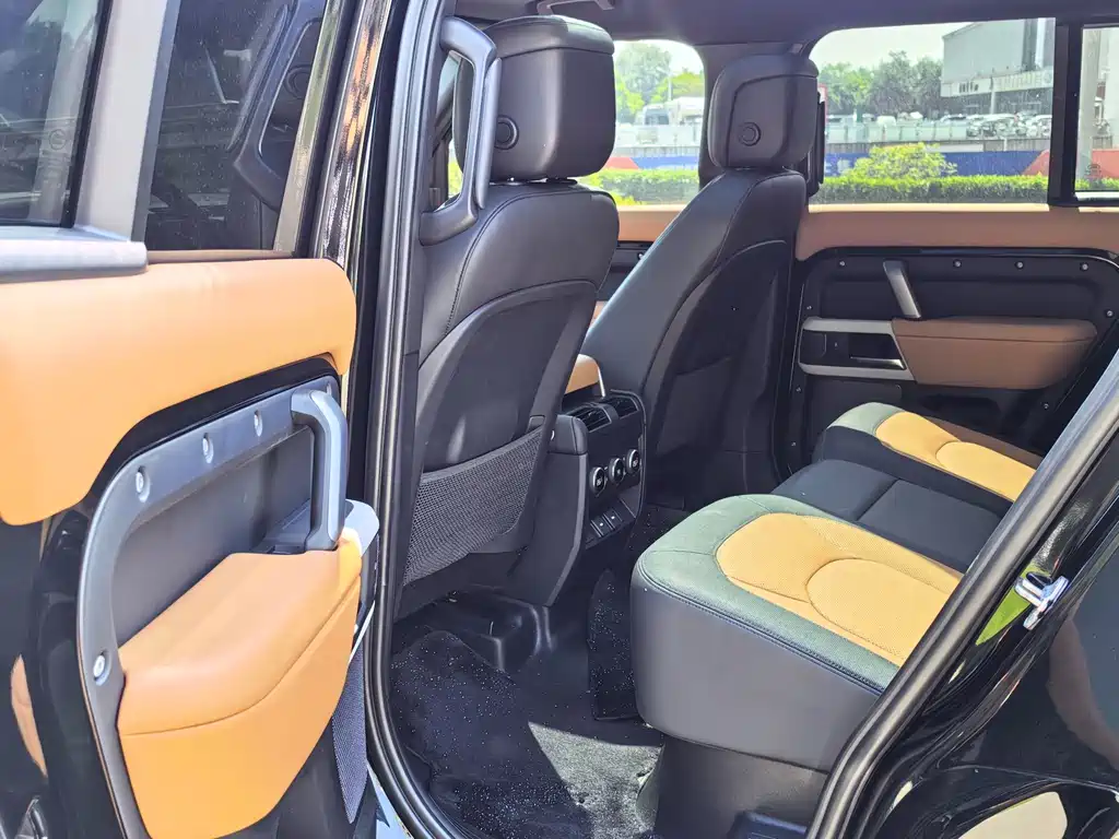 Land Rover Defender — миниатюра 9
