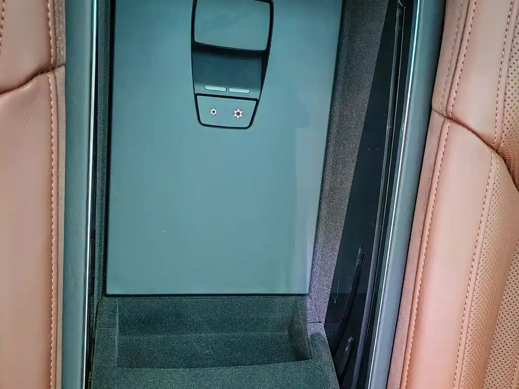 Audi A8 — миниатюра 9