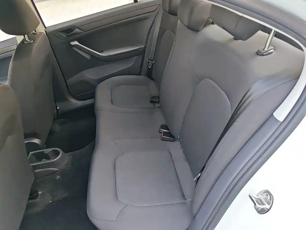 Volkswagen Jetta — миниатюра 17