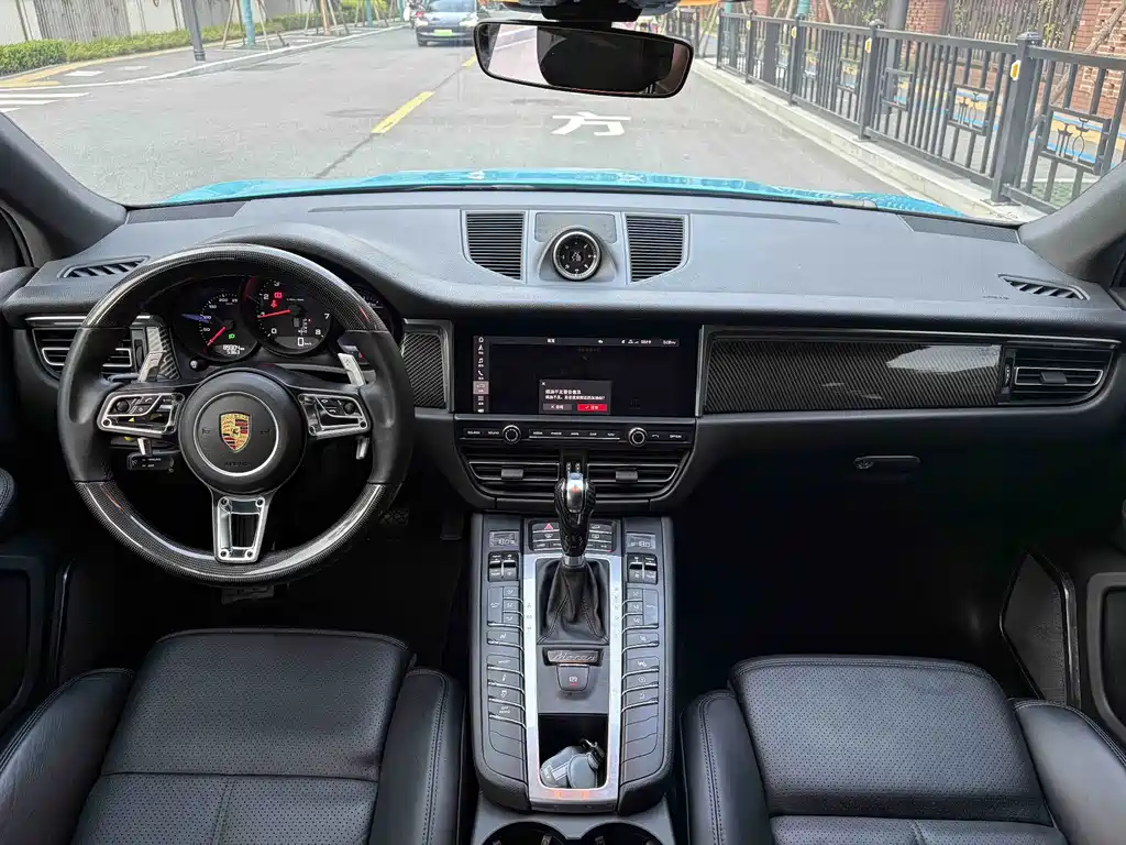 Porsche Macan — миниатюра 11