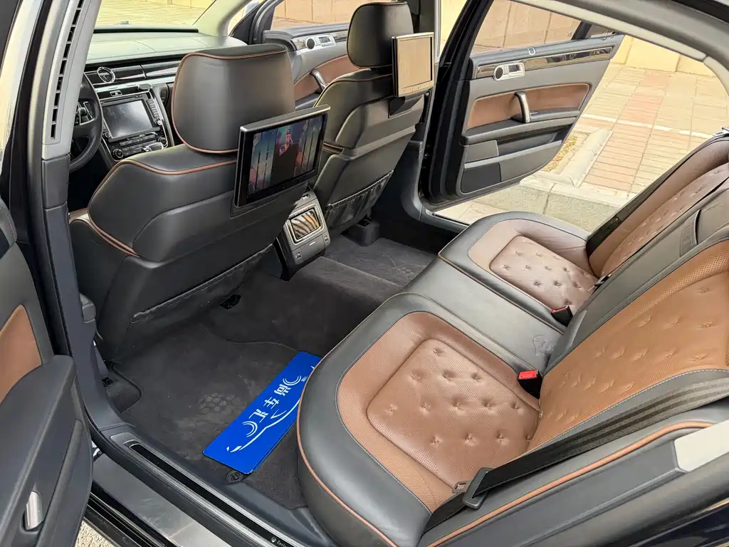 Volkswagen Phaeton — миниатюра 10