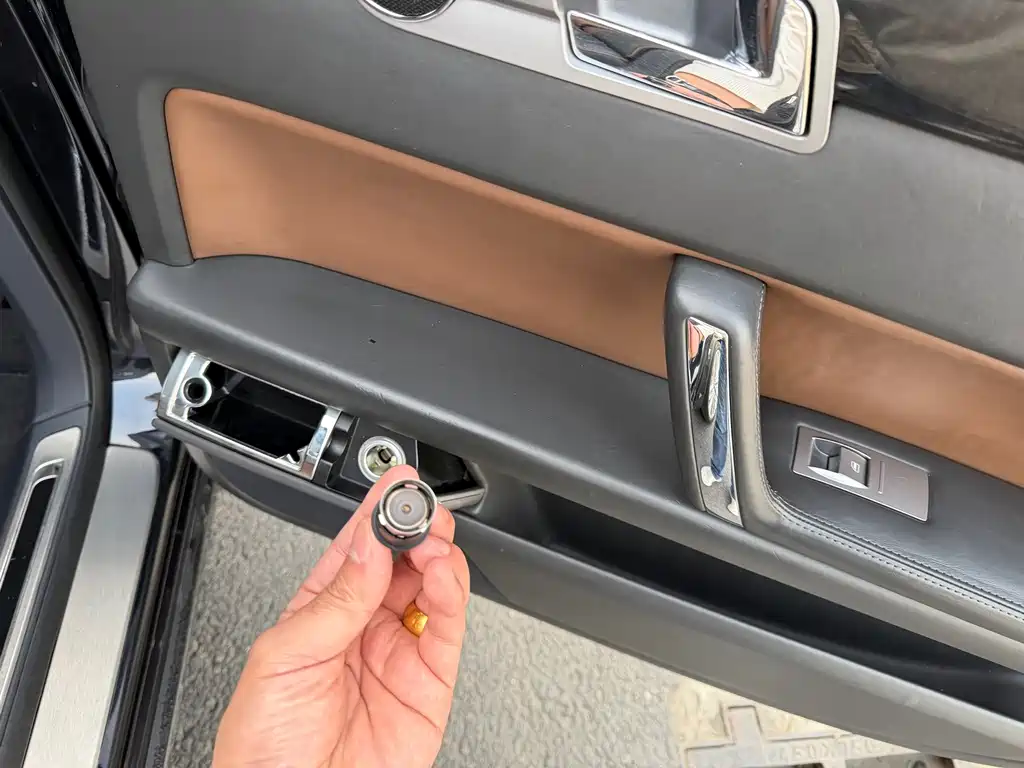 Volkswagen Phaeton — миниатюра 9