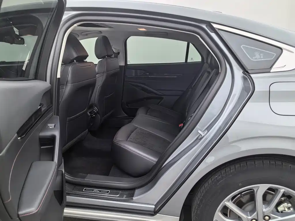 Ford Mondeo — миниатюра 15