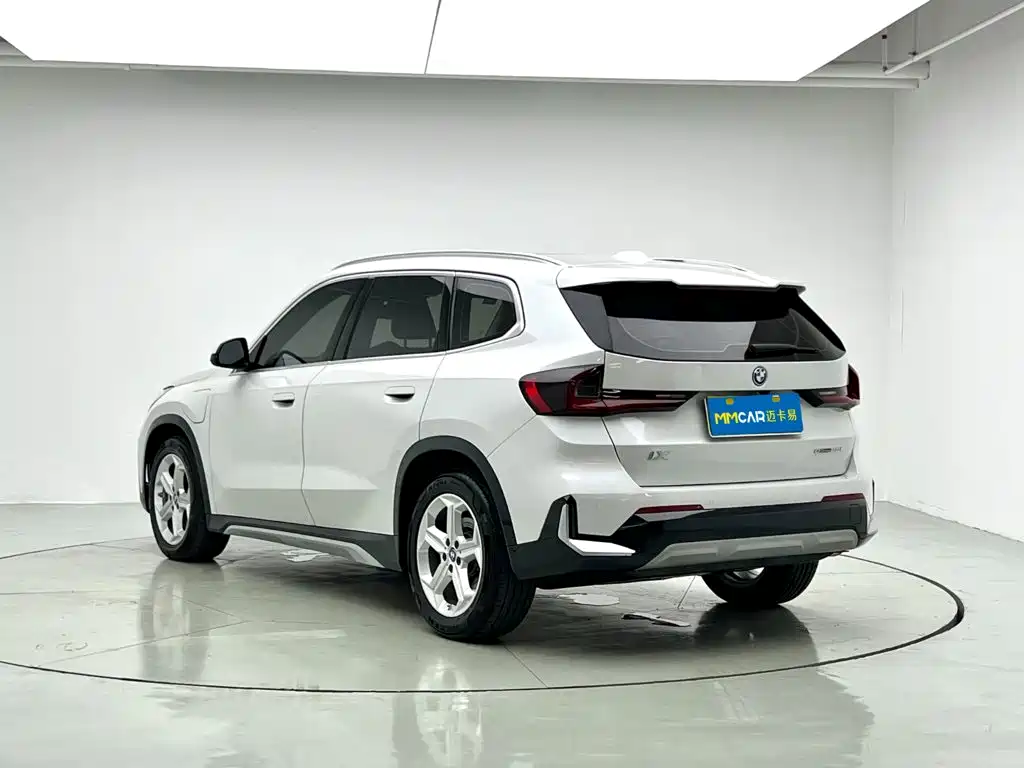 BMW iX1 — миниатюра 4