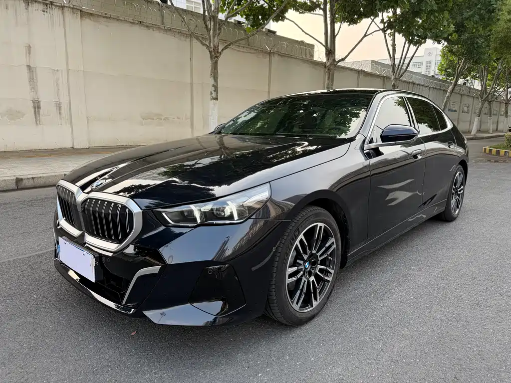 BMW 5 Series 2025