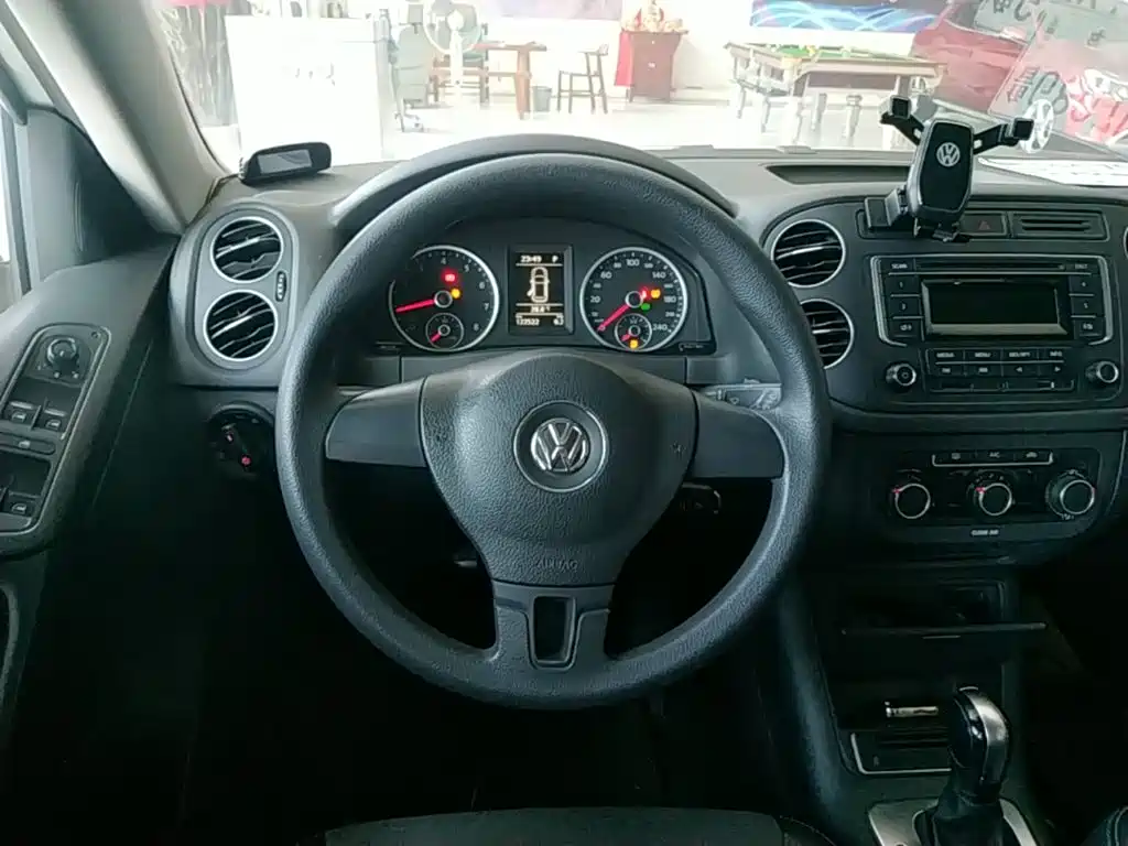 Volkswagen Tiguan — миниатюра 11
