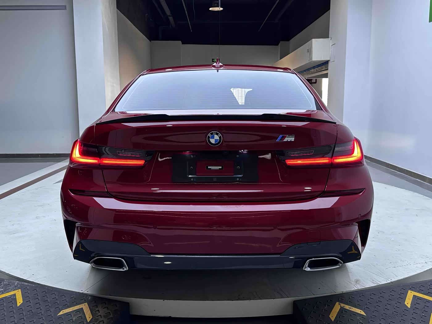 BMW 3 Series 2.0 л 2021 г. красный/фиолетовый, пробег 26000 км