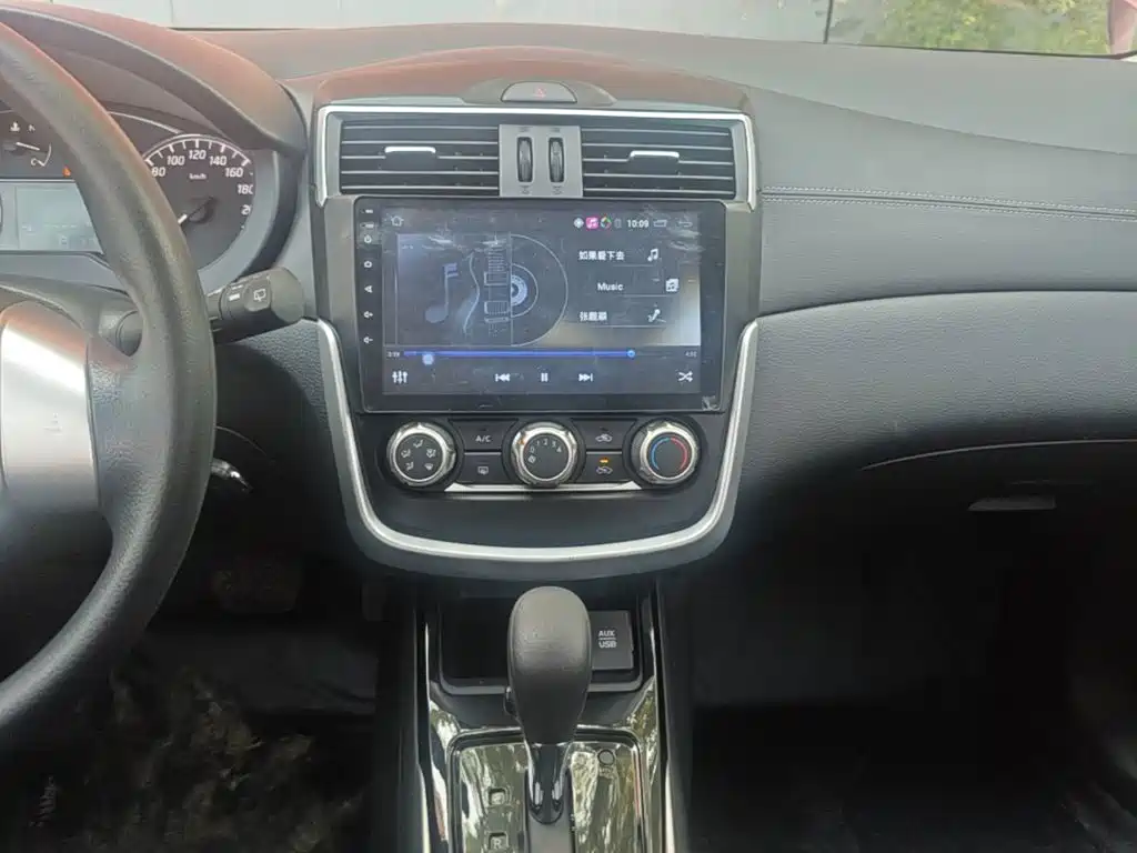 Nissan Tiida — миниатюра 13