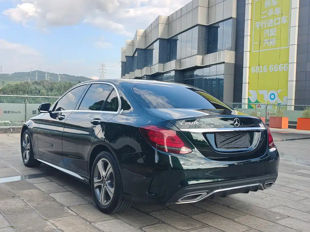 Mercedes-Benz C-Class — миниатюра 8