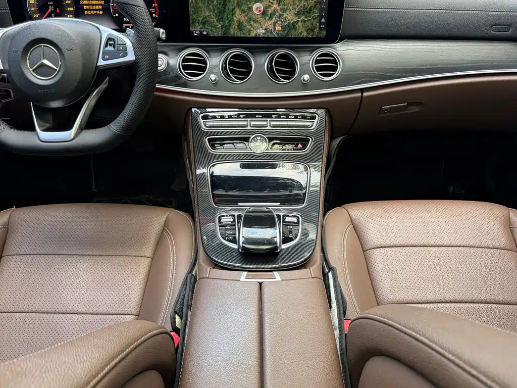 Mercedes-Benz E-Class — миниатюра 14