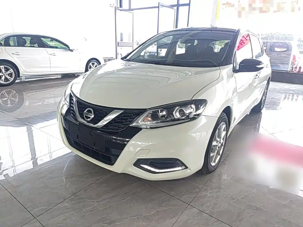 Nissan Tiida — миниатюра 2